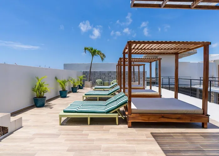 Downtown Penthouse With Private Pool, Rooftop Pool And Gym, Short Distance From Beaches, Restaurants & Nightlife Apartamento