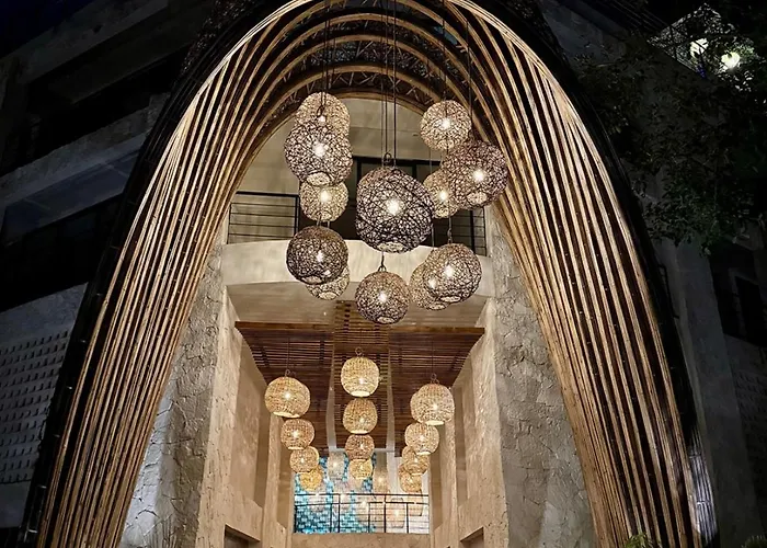 Downtown Penthouse With Private Pool, Rooftop Pool And Gym, Short Distance From Beaches, Restaurants & Nightlife