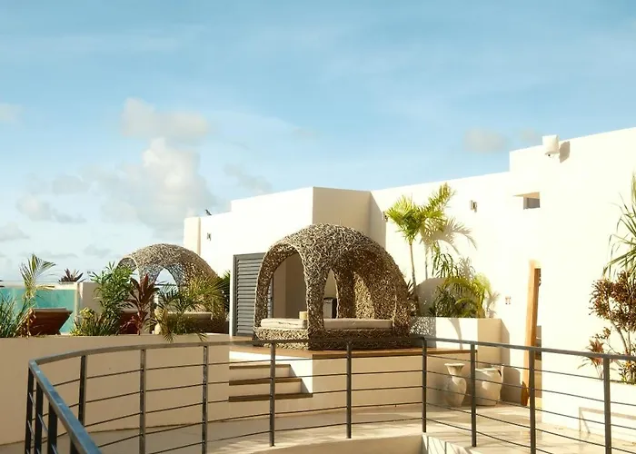 Downtown Penthouse With Private Pool, Rooftop Pool And Gym, Short Distance From Beaches, Restaurants & Nightlife *