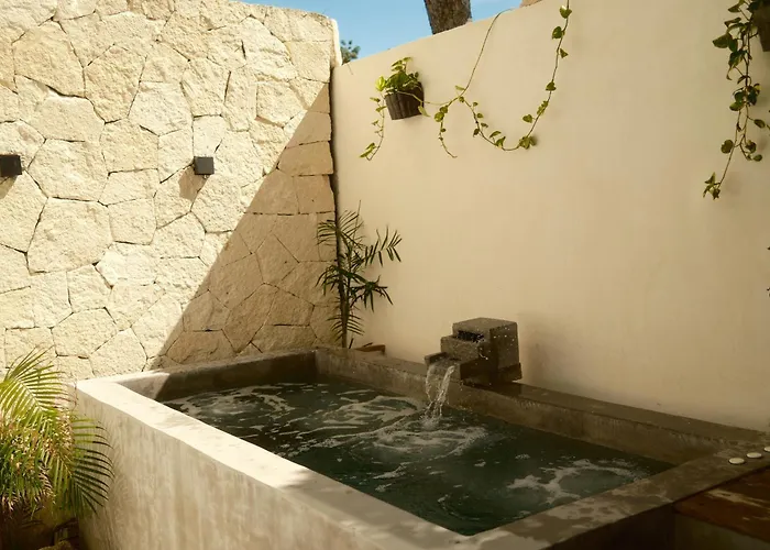 Downtown Penthouse With Private Pool, Rooftop Pool And Gym, Short Distance From Beaches, Restaurants & Nightlife Apartamento
